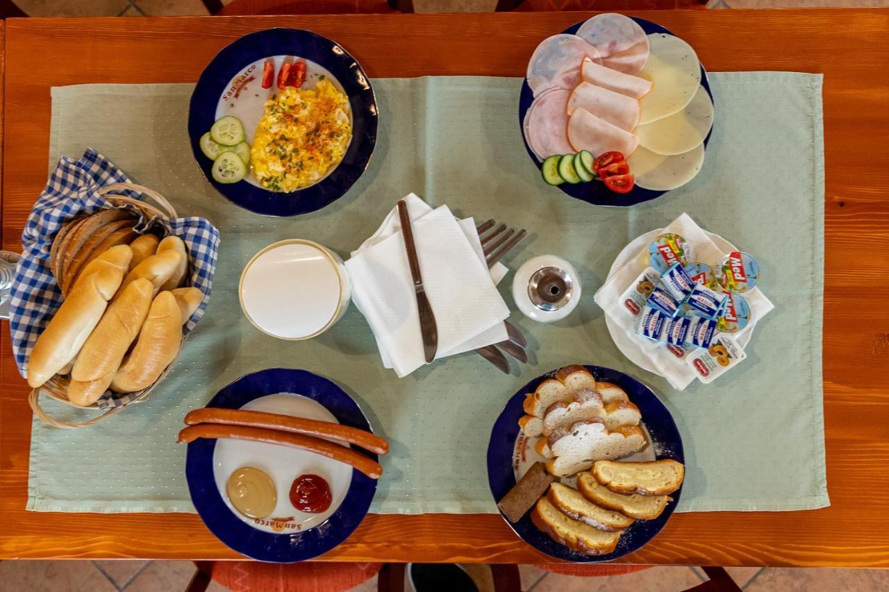 Penzion San Marco - Pod Budama Hotel มูติเยนิตเซ ภายนอก รูปภาพ